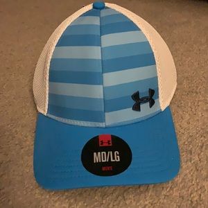 Under Armour Golf Hat. New with Tags. Size M/L.